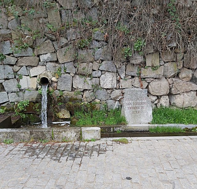 Aliviadero calle los molinos.