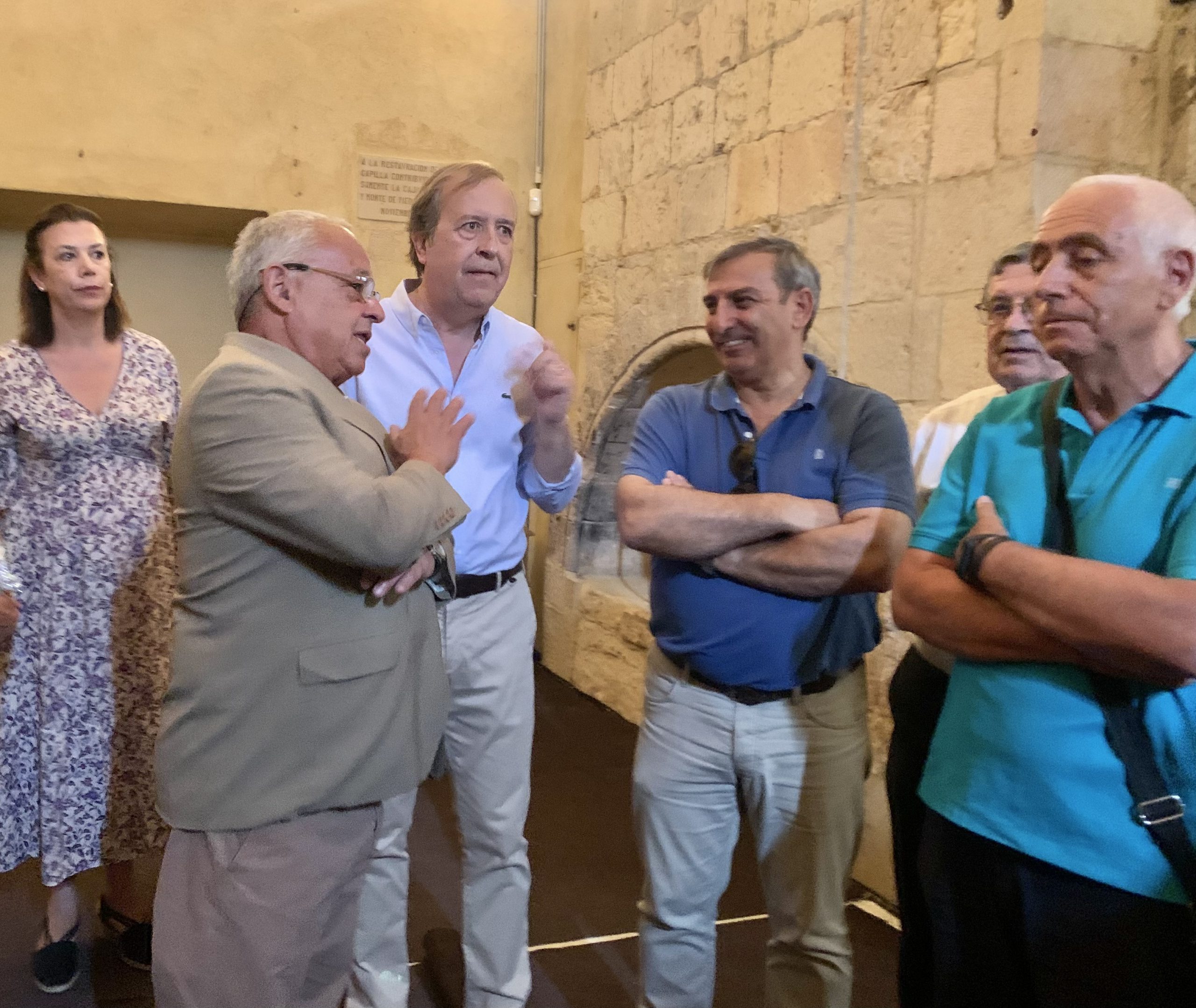 El Consejero de Cultura visita la iglesia de San Clemente.