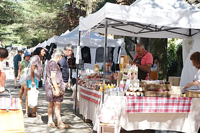 Uno de los puestos de la tercera Feria del Comercio.