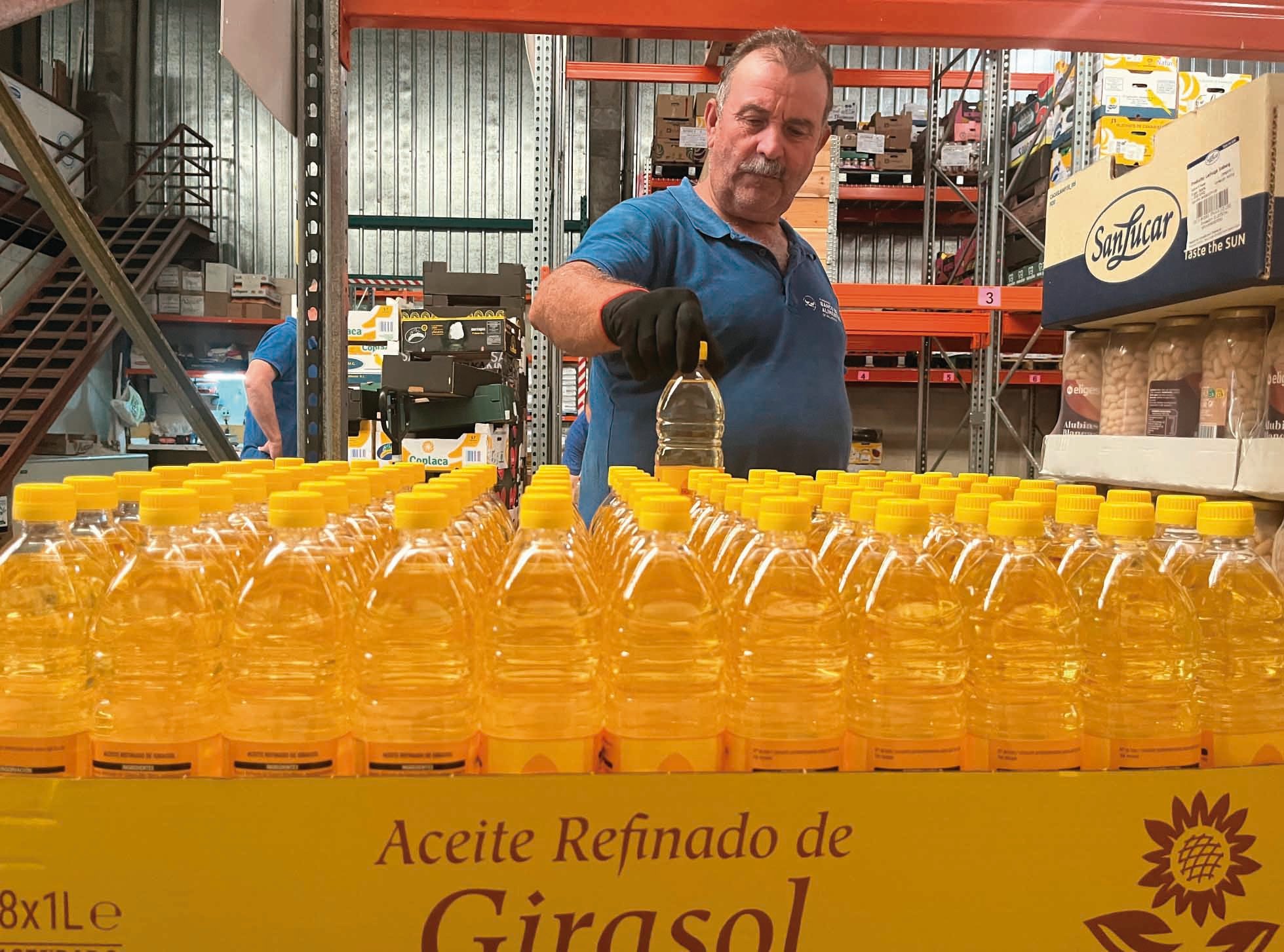 Las donaciones equivalen a 174.200 carros.