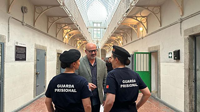 El rodaje de ‘Jailed’, en la antigua cárcel, dejará en Segovia una inversión de más de 200.000 euros 1 Juan Carlos Monroy visita el rodaje de ‘Jailed’
