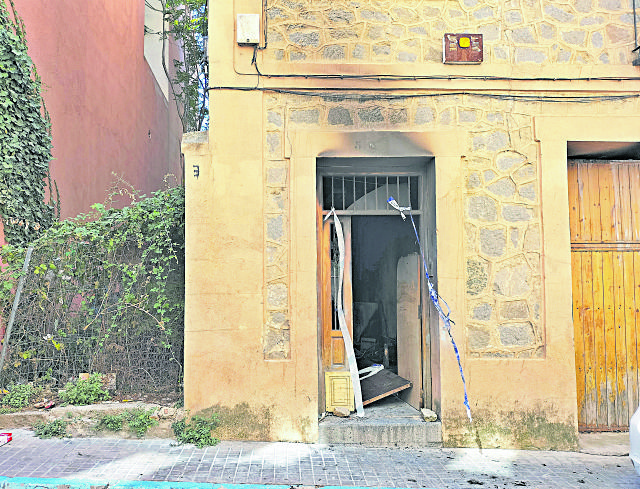 La casa okupa de la calle Velódromo, quemada.