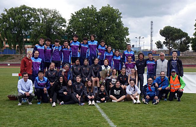 Integrantes de los clubes Blume y Velox Atletismo./ E.A.