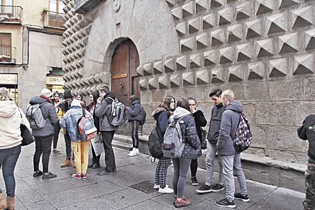 Crecen las matrículas para la Universidad frente a la bajada en Primaria y Secundaria 2 04 2 1