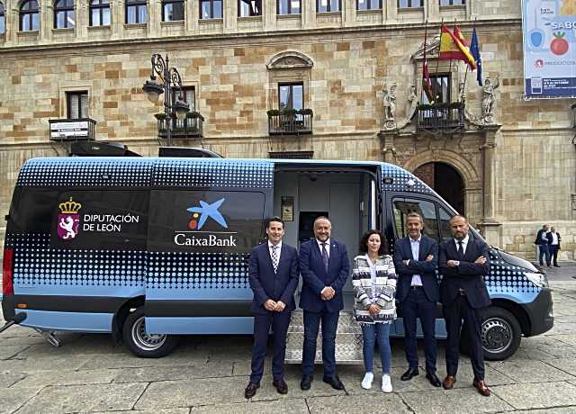 Sólo cuatro pueblos de más de 500 habitantes carecen de sucursal bancaria fija en Segovia 2 05 1 1