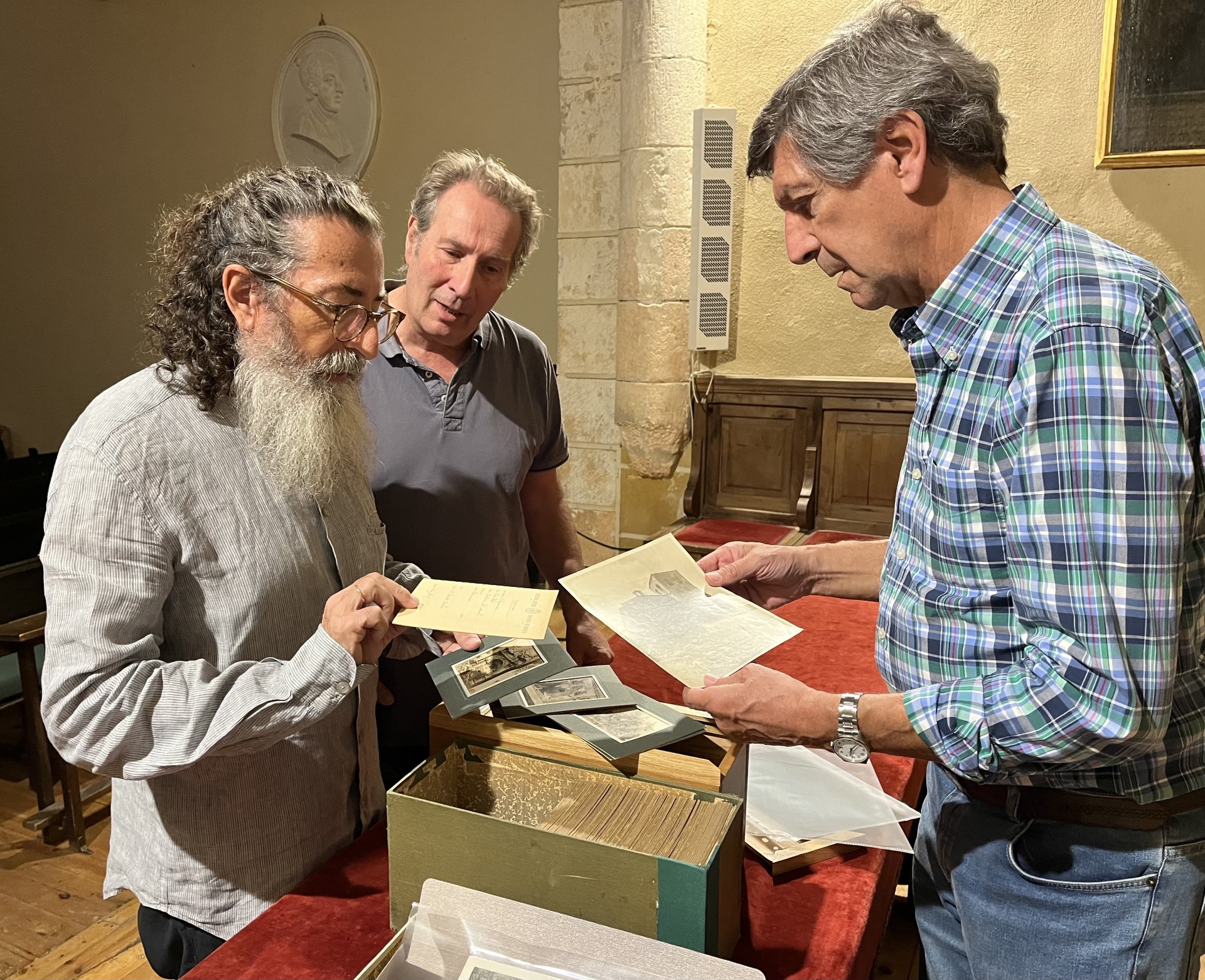 Entrega del del archivo fotográfico del arquitecto Francisco Javier Cabello Dodero.