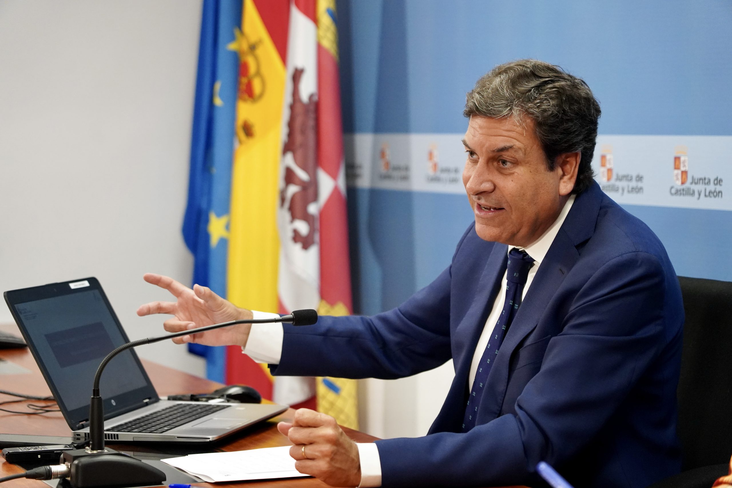 El Consejero de Economía y Hacienda presenta la contabilidad del segundo trimestre. / Leticia Pérez