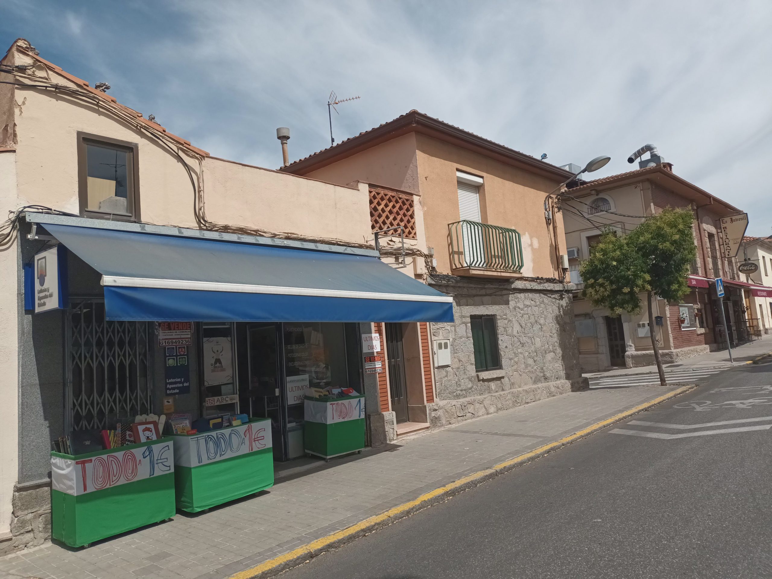 Escaparate de la librería Cambra en el popular barrio de El Carmen. Sergio Plaza Cerezo.
