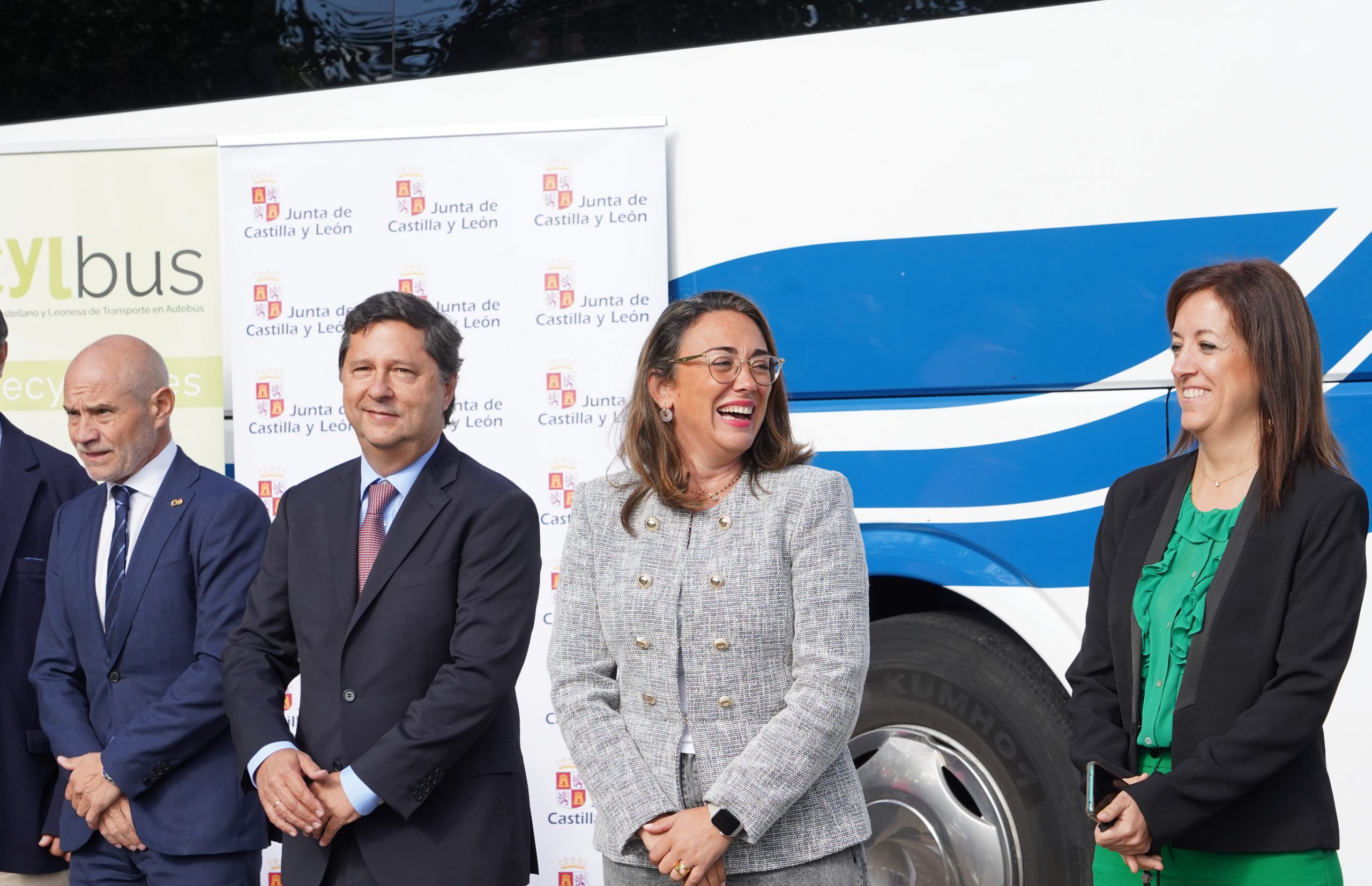 María González Corral presenta el proyecto piloto para el transporte público de viajeros. / Miriam Chacón