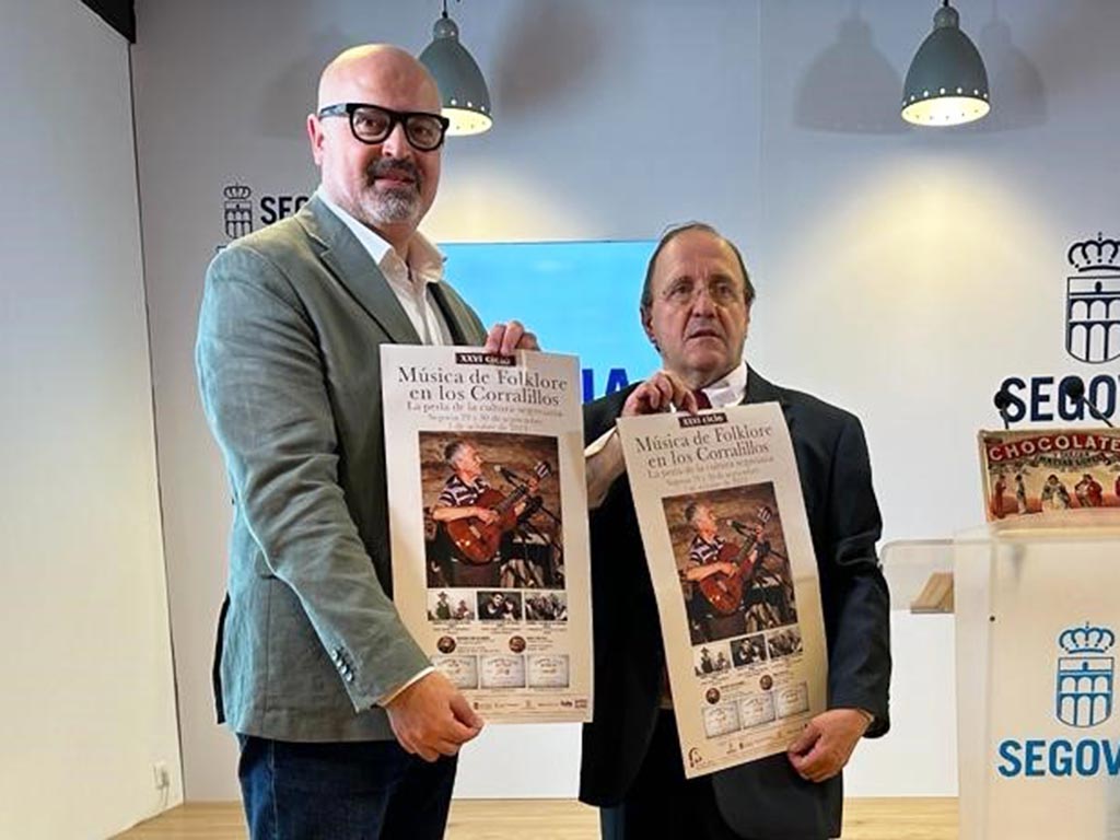 Monroy y Del Caño, en la presentación del Ciclo 'Folclore en los Corralillos'. / EL ADELANTADO