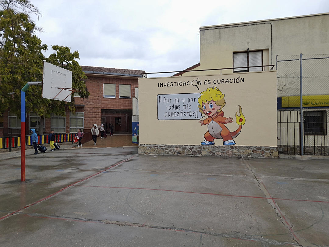Mural en recuerdo del pequeño Martín en el colegio de Santa María.