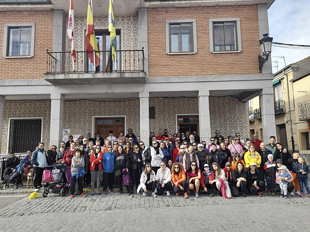 Vecinos de Cantimpalos tras la marcha del domingo.