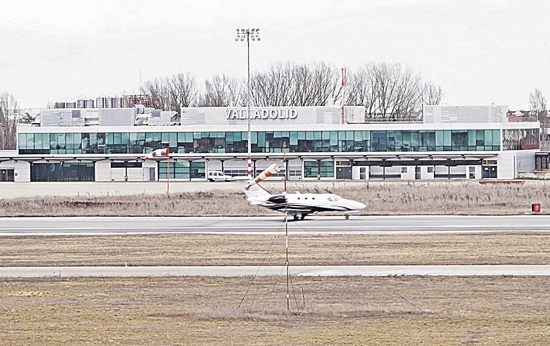 Los aerolíneas recortan sus vuelos con destino a la Región 1 Aeropuerto de Villanubla (Valladolid)