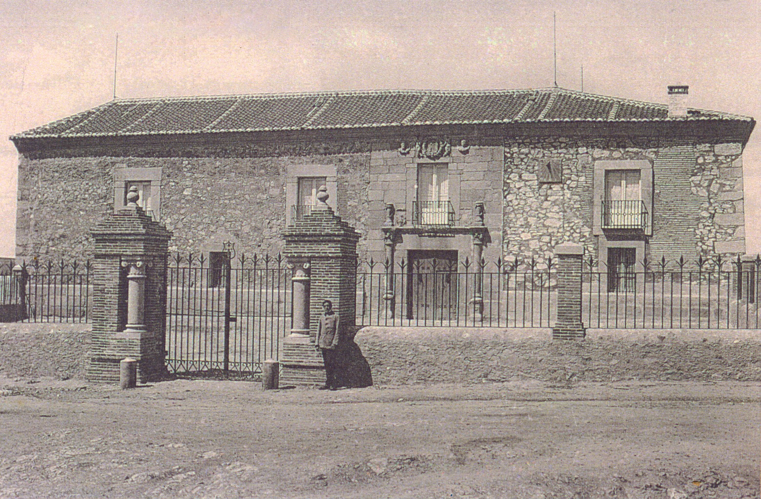 El lugar, el paisaje, la casa... 2 2 FACHADA