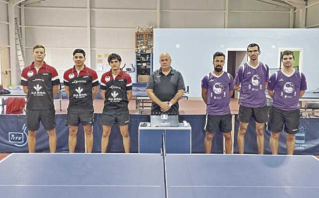 Los protagonistas del encuentro jugado en Espirdo./ SEGHOS