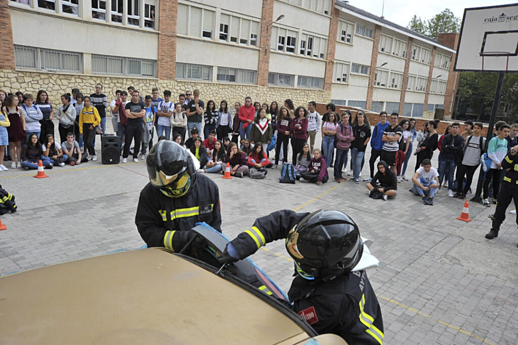 Un grupo de niños participa en uno de los programas de educación vial del Parque Infantil de Tráfico.