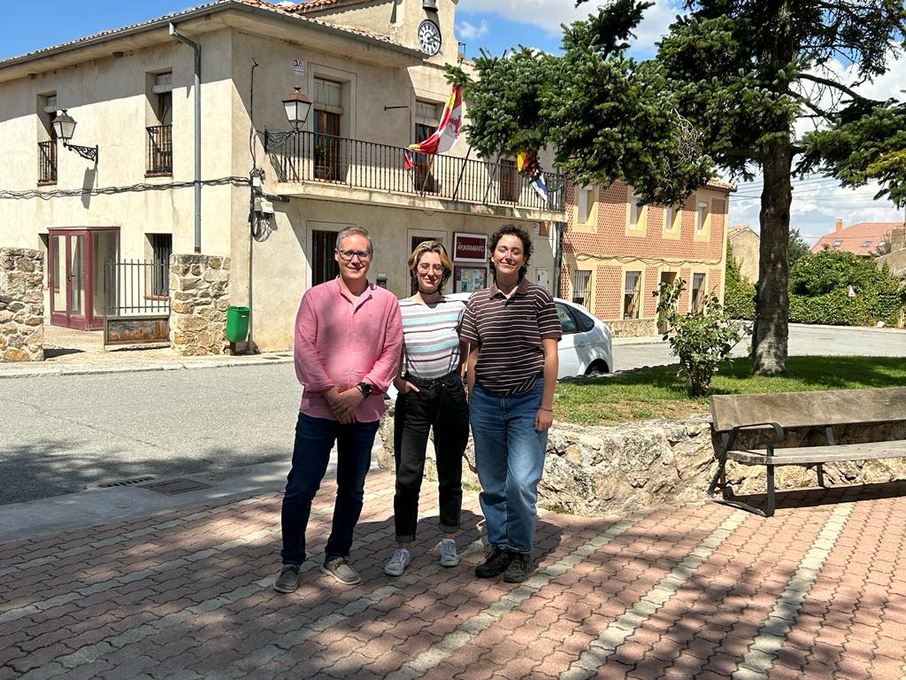 ALUMNAS CAMPUS RURAL Y ALCALDE TORRECABALLEROS