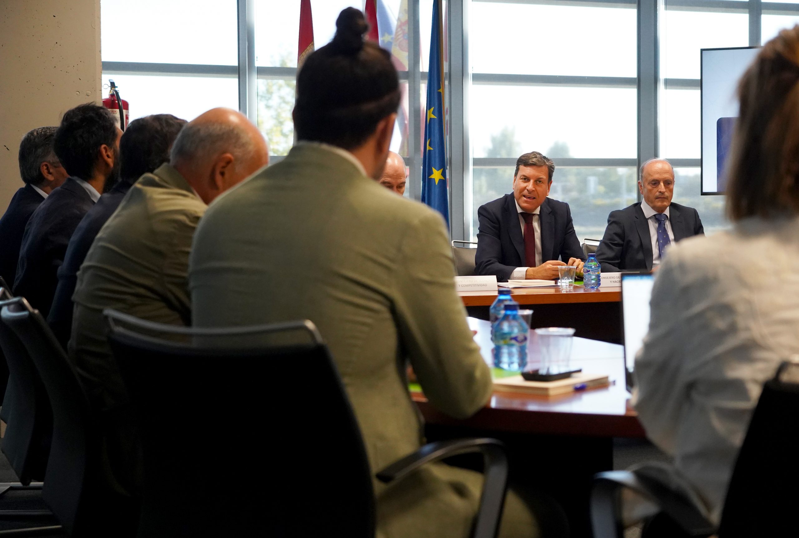 Carlos Fernández Carriedo en su reunión de ayer con responsables de NODDO. / Leticia Pérez