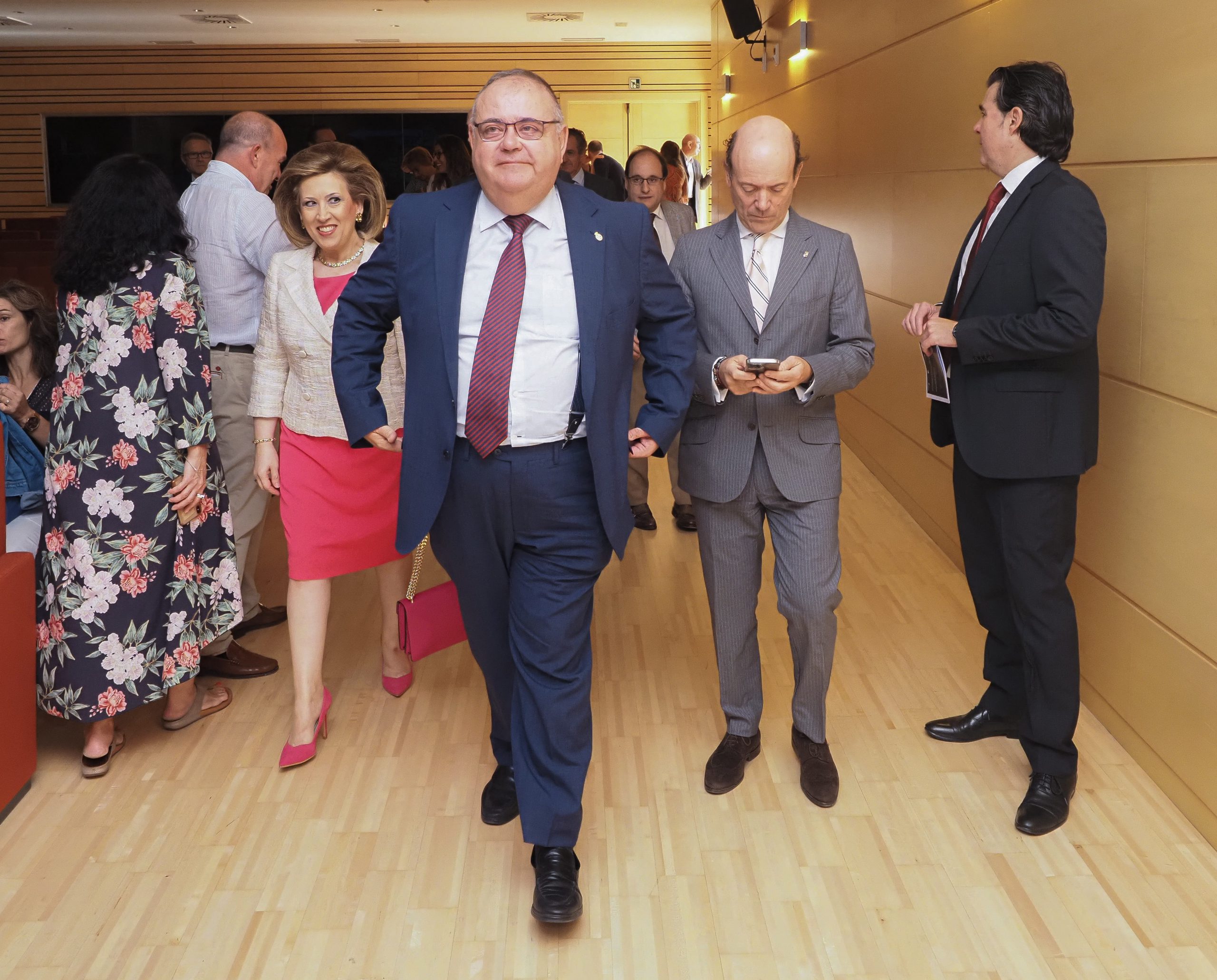 Vázquez inauguró ayer “Experiencias de las Asociaciones de Pacientes y Familiares”. / R. Valtero