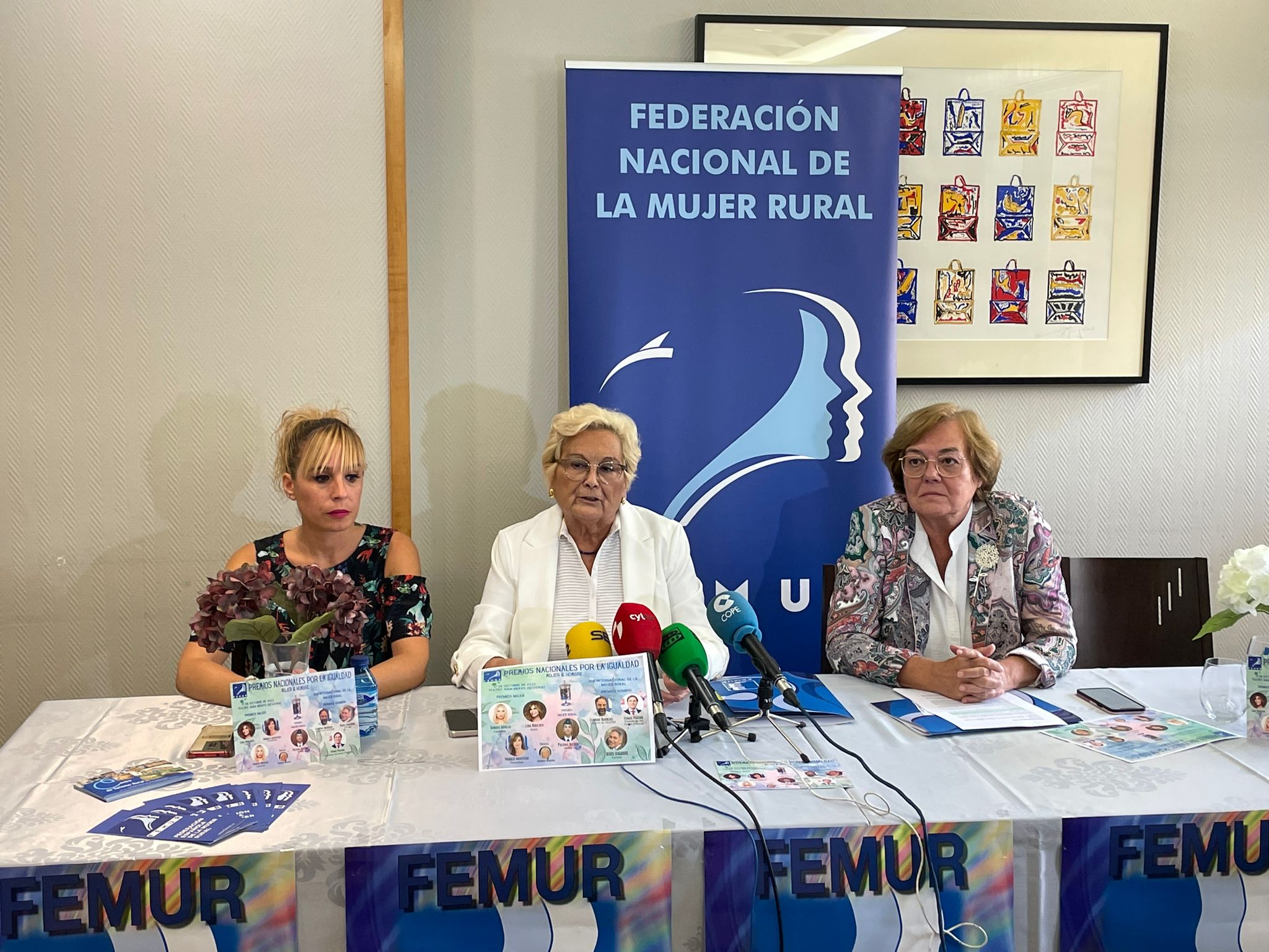 Elena Marinero, Juana Borrego y Elena García.