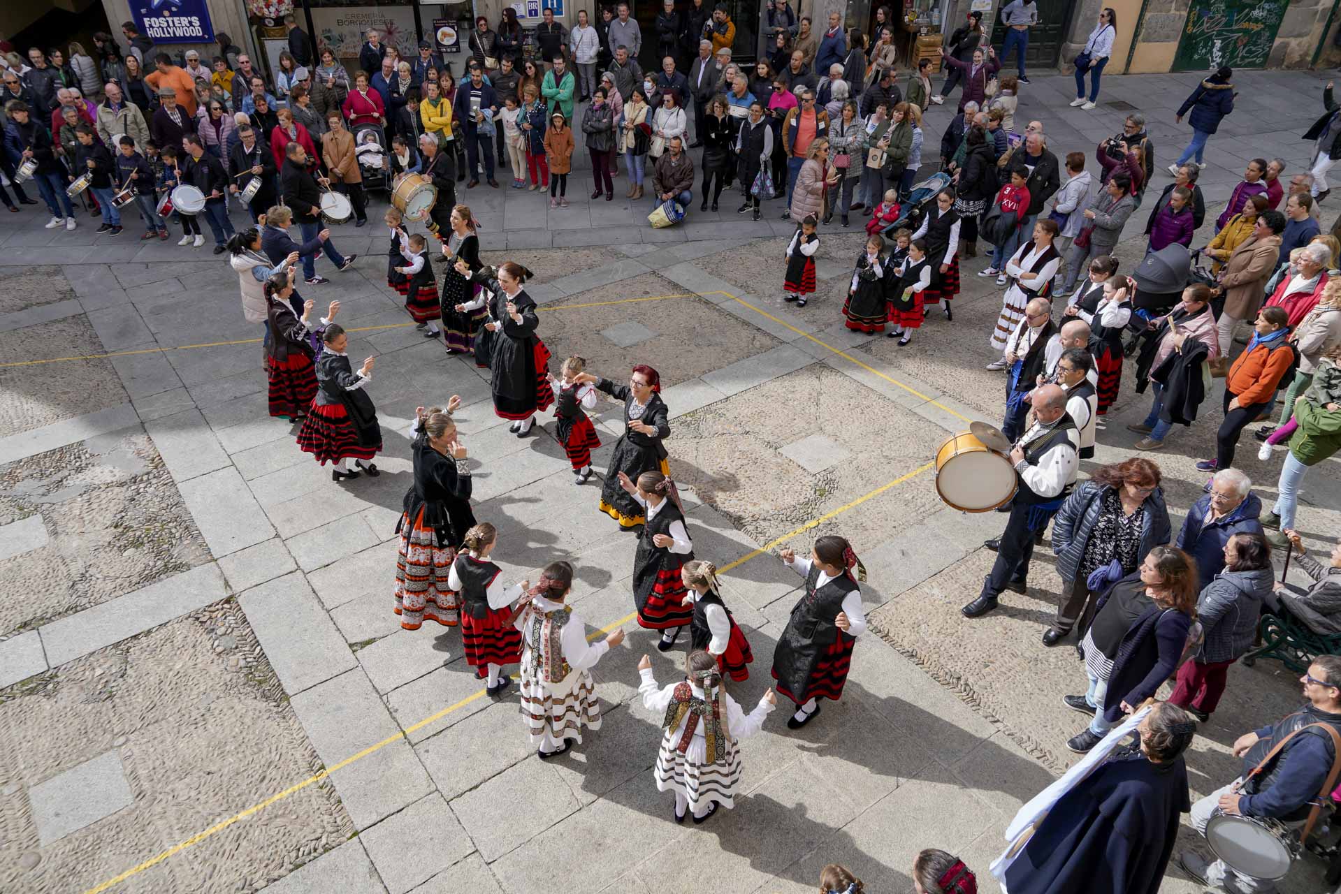 Pasacalles Día del Folkolore