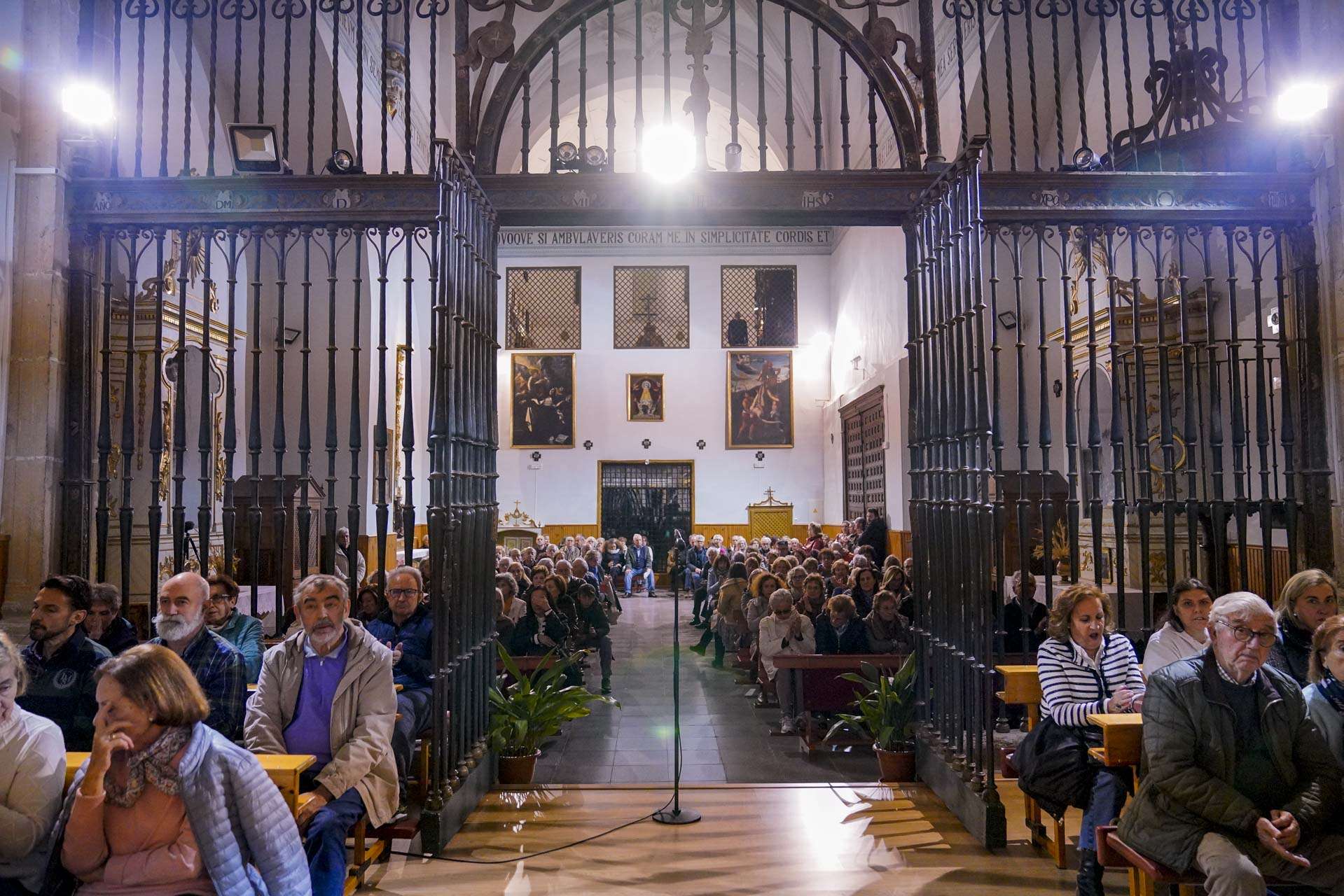 La iglesia del convento de Santa Isabel se llenó durante el concierto de órgano.