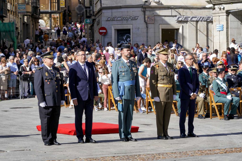 El Acueducto, a los pies de la Guardia Civil en su día grande 3 Fotografia Miguel Angel Fernandez 26 4