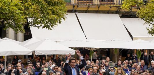 Francisco Cabanillas dirige el concierto de la Banda de la Unión Musical Segoviana. / MIGUEL ÁNGEL FERNÁNDEZ