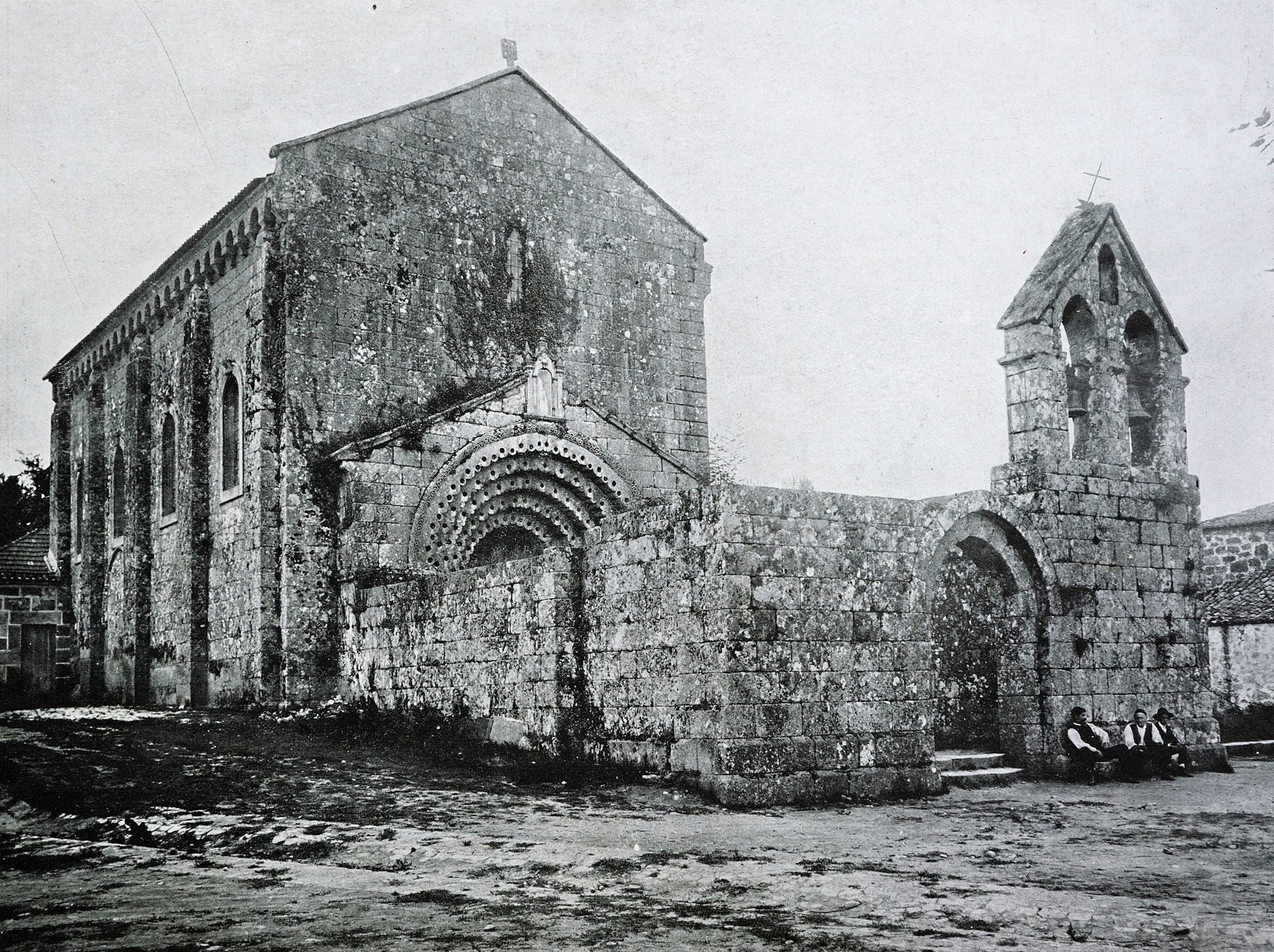 Igreja de São Pedro de Ferreira en Pazos de Ferreira distrito Porto
