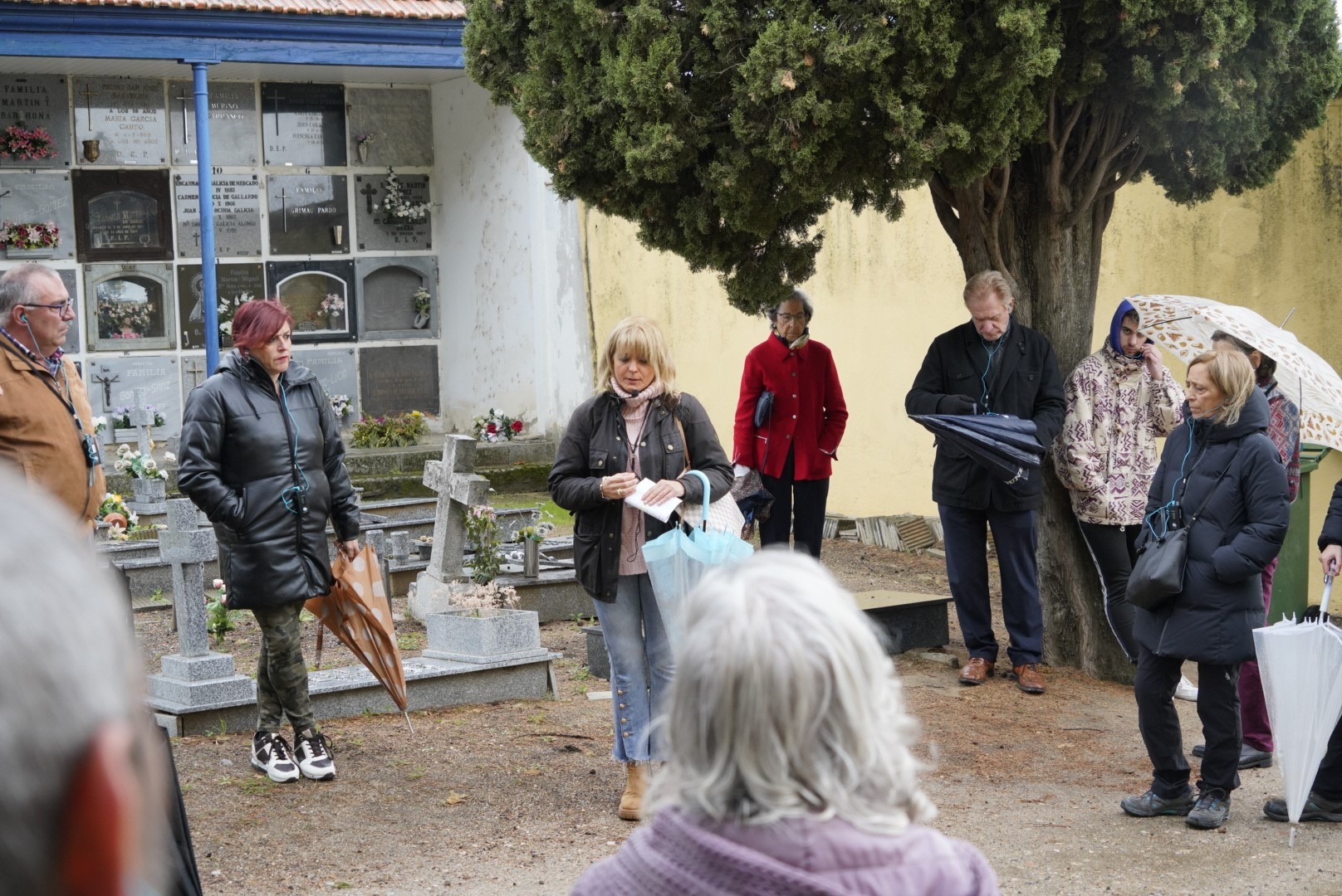 Visita guiada de 'Tiempo de Ánimas' a cargo de la guía Mercedes Sanz. / MIGUEL ÁNGEL FERNÁNDEZ