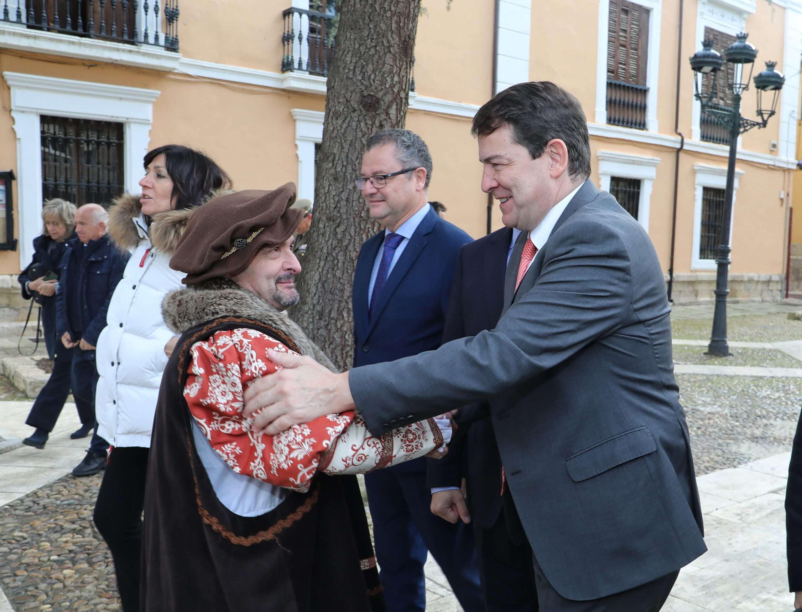 El presidente de la Junta participa en la inauguración del Centro de Artes Escénicas 'Jorge Manrique'