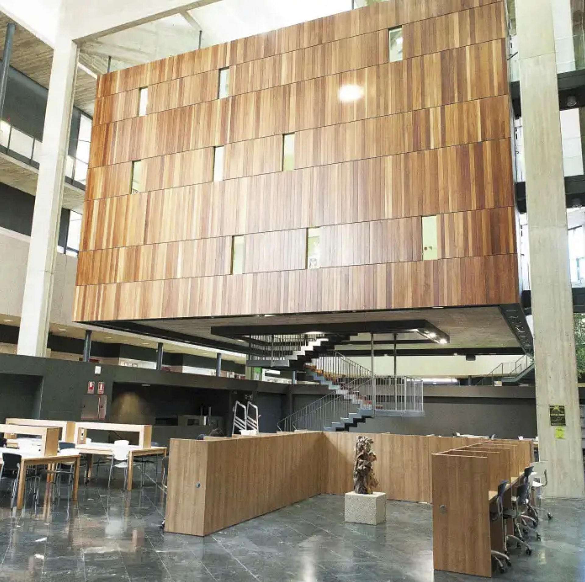 La biblioteca del María Zambrano acogerá la exposición sobre colonias escolares segovianas.