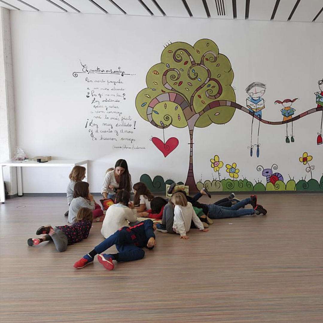 Cuentacuentos en una imagen de archivo.