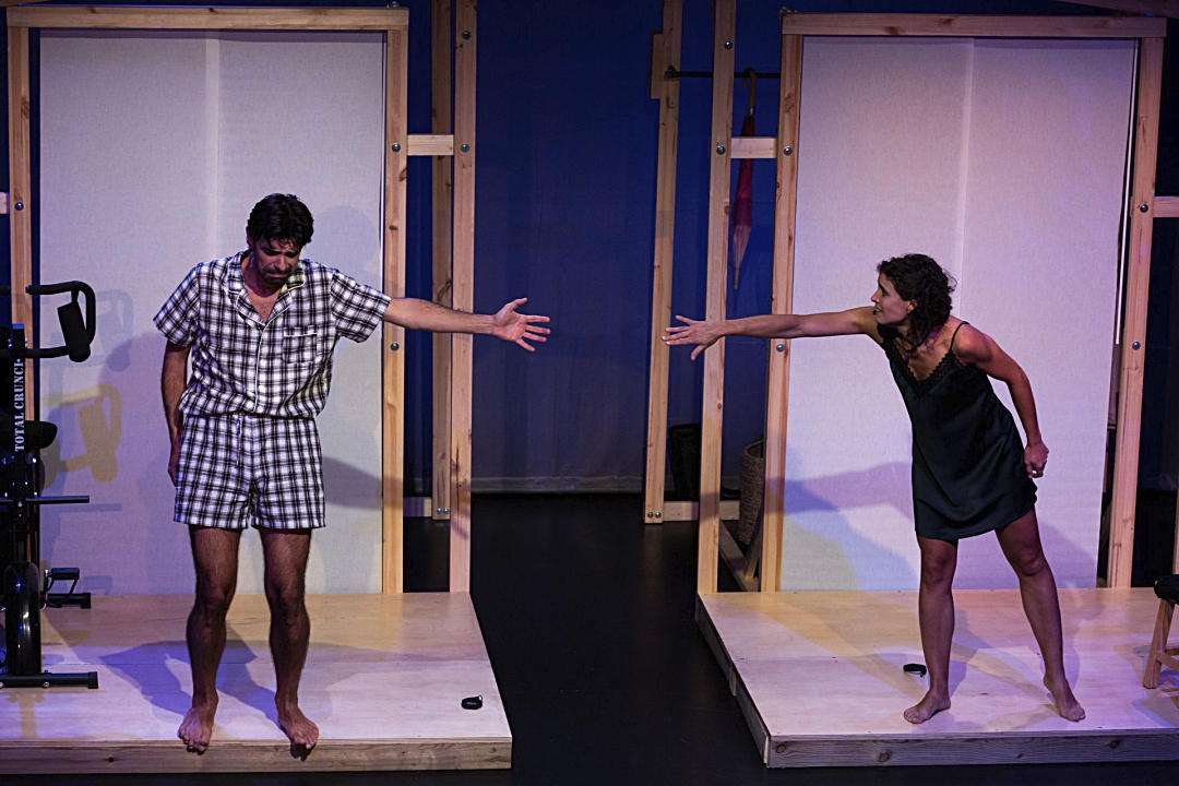 Dos actores durante al representación.