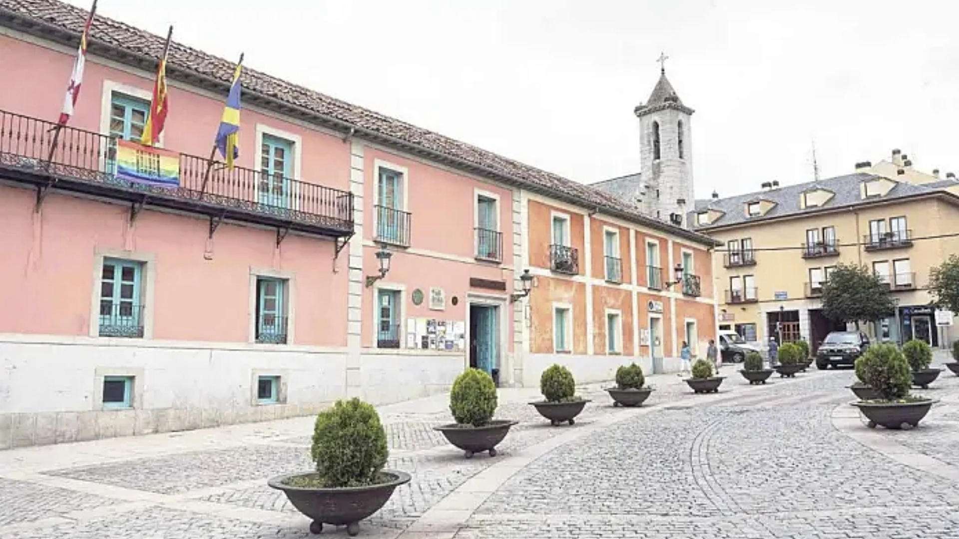Fachada del Ayuntamiento de la localidad.