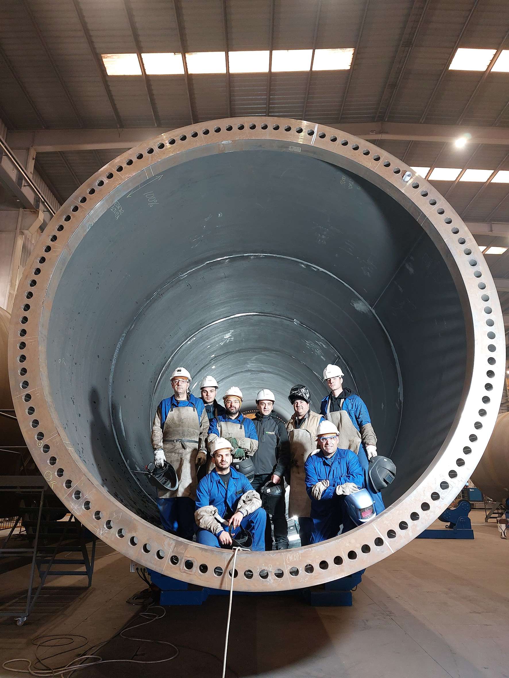 Alumnos en pr�icas de la Fundaci�anta B�ara completan su formaci�n las instalaciones de Emobi Industries en el pol�no industrial La Llanada de Ponferrada