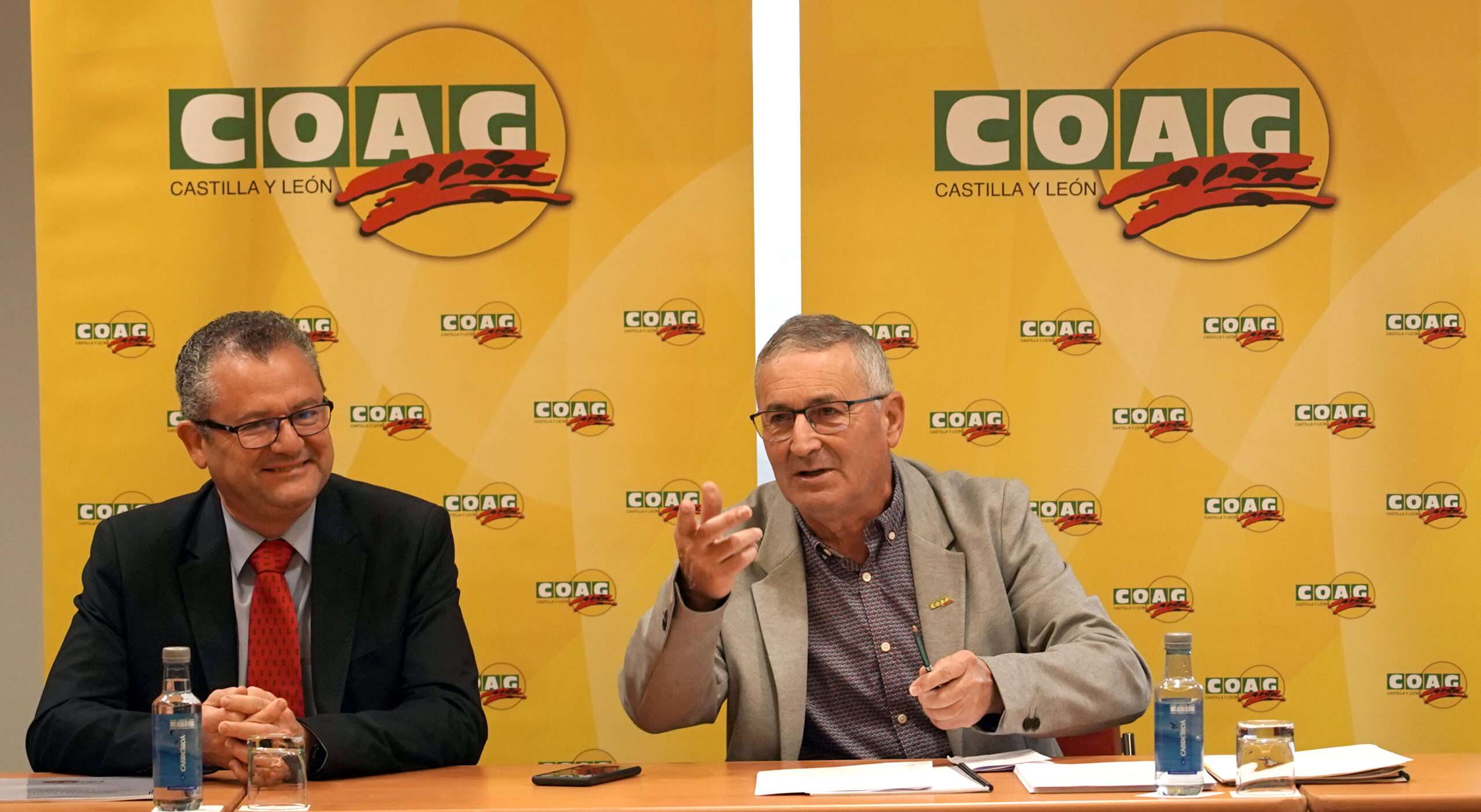 El consejero de Agricultura asiste al Pleno de Coag Castilla y León