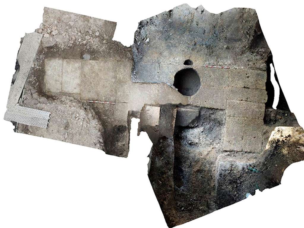 Imagen de la cimentación romana descubierta en la intervención arqueológica