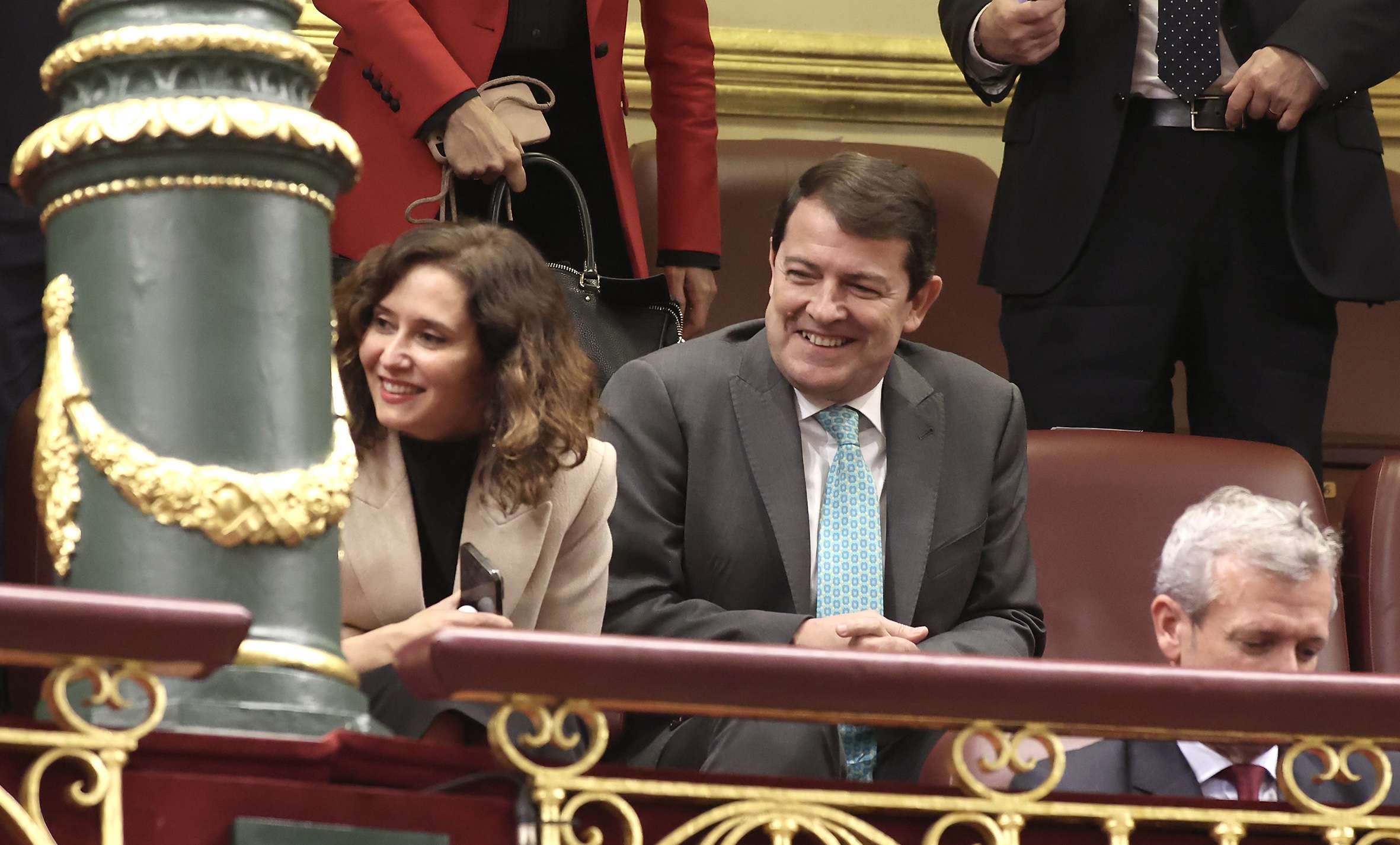 El presidente de la Junta asiste a la Sesión Plenaria para la Investidura del presidente del Gobierno de España