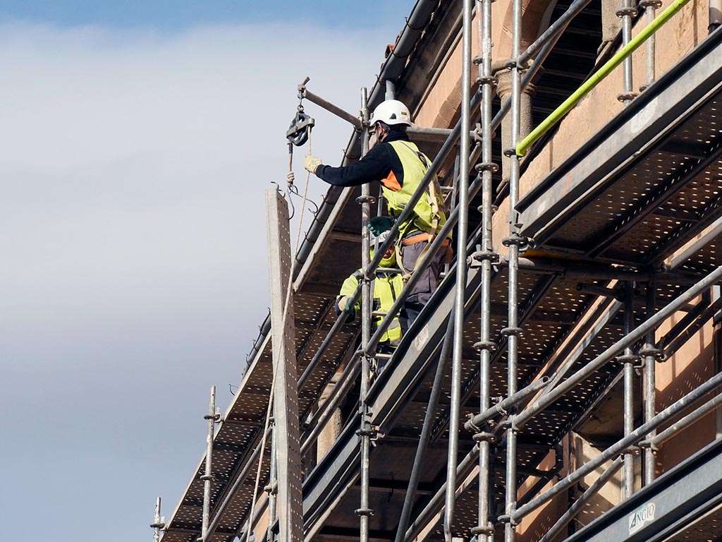 Trabajadores Construccion Andamio
