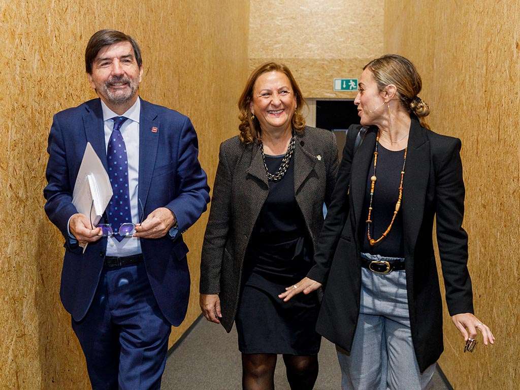 Agustín García, Marian Rueda y María José Garrido, en la Jornada 'La Dimensión Digital de la Violencia sobre la mujer'. / NACHO VALVERDE - ICAL Agustín García, Marian Rueda y María José Garrido, en la Jornada 'La Dimensión Digital de la Violencia sobre la mujer'. / NACHO VALVERDE - ICAL