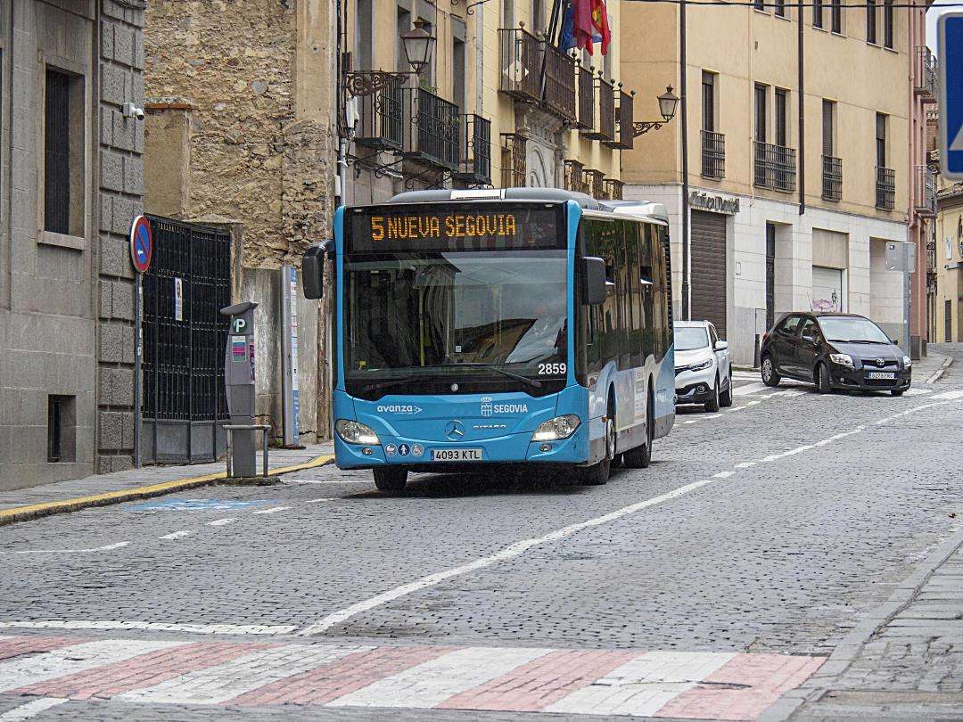 Autobús de la línea 5 (Nueva Segovia), que finalizará su recorrido a las 21:42 los días 24 y 31.