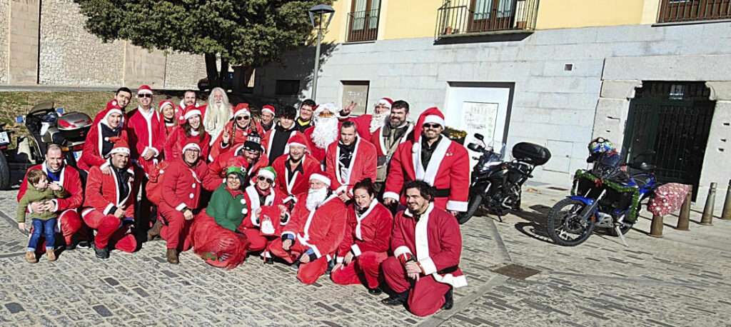 Foto de grupo tras acabar la jornada. Foto de grupo tras acabar la jornada.