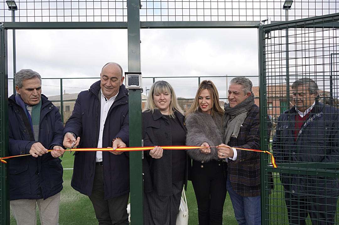 Inauguración de la pista de pádel de Hontalbilla.