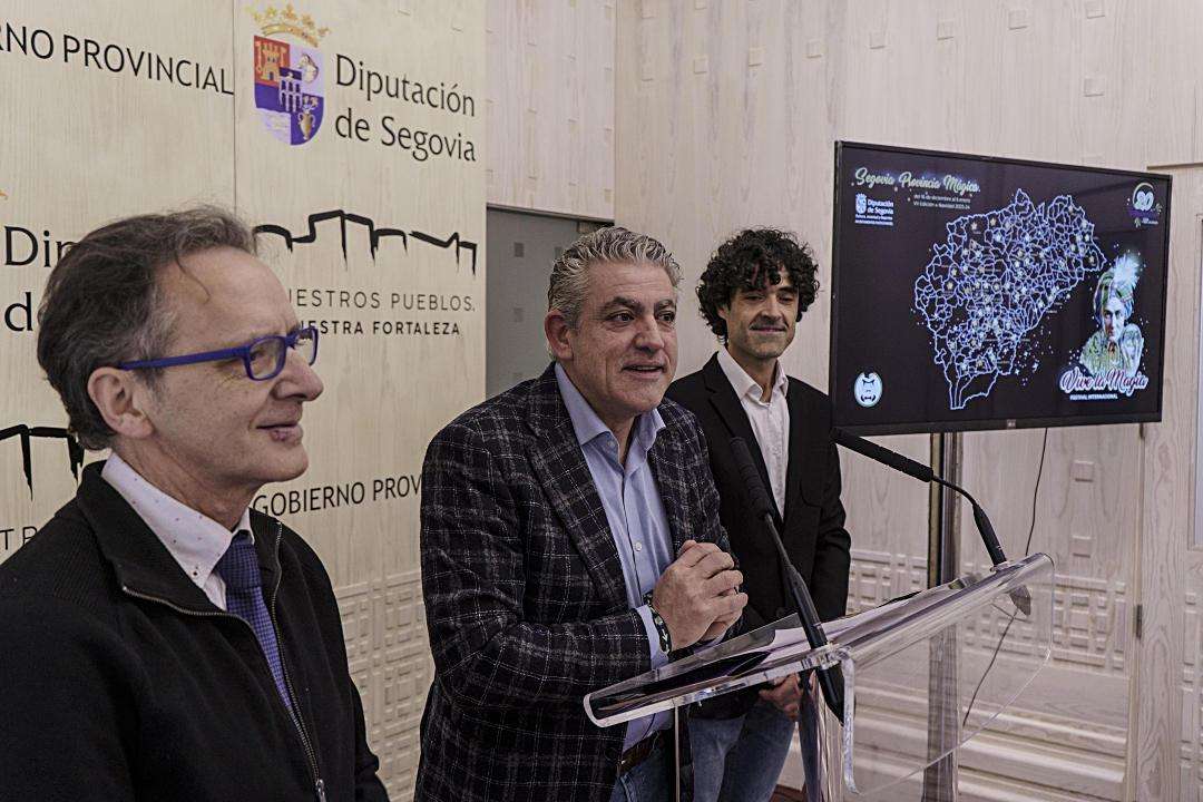 Juan Mayoral, José María Bravo y Adolfo Casas presentan el festival en la Diputación.