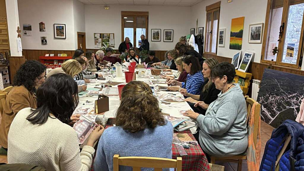 El taller de Navidad tuvo un gran éxito.