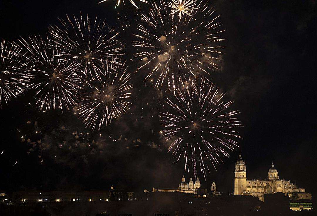 Fuegos artificiales por las fiestas de San Juan de Sahagún