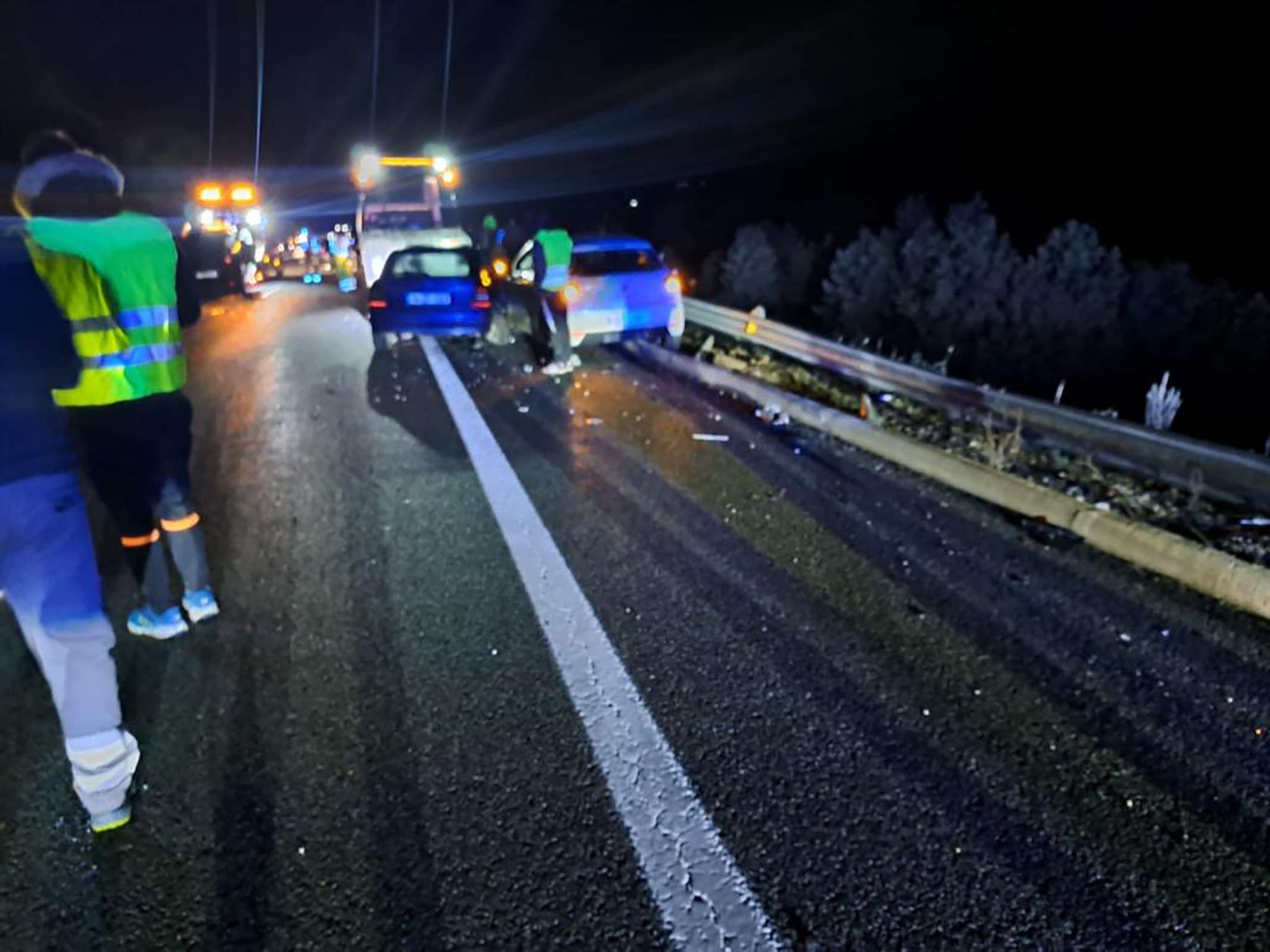 Una placa de hielo provoca un accidente múltiple en la A 67 a su paso por Aguilar de Campoo (Palencia)
