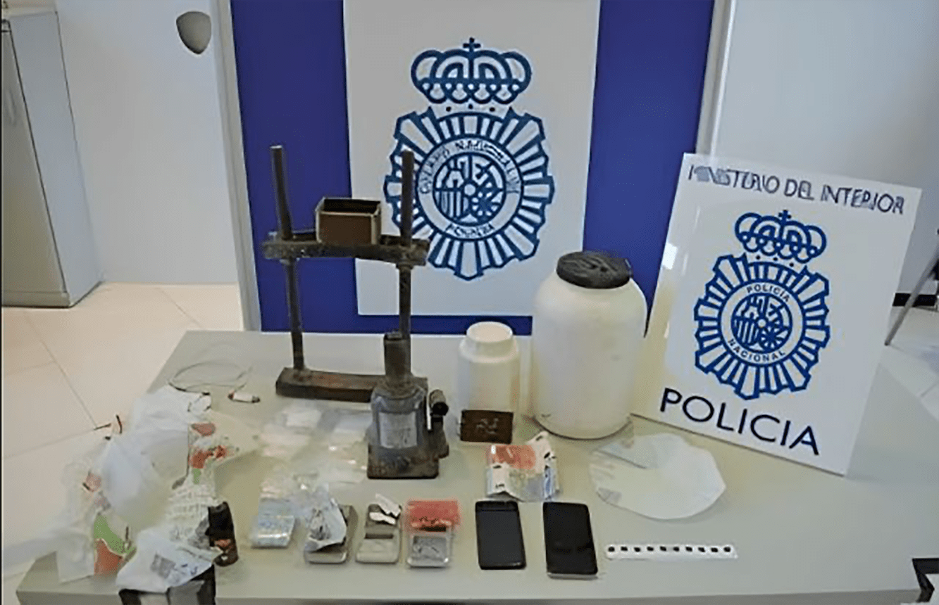 Detenido un hombre que traficaba con drogas oculto tras una empresa de reformas