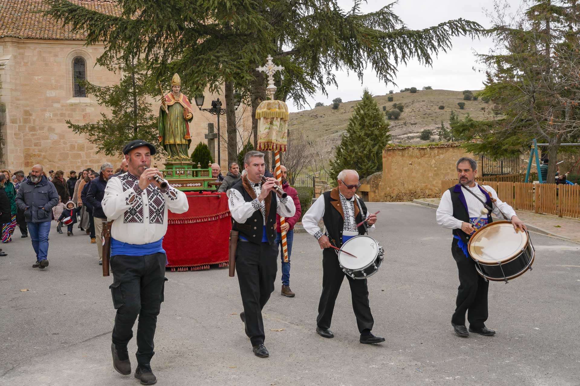 Misa y Procesión Santo Tomás de Canterbury en Vegas de Matute